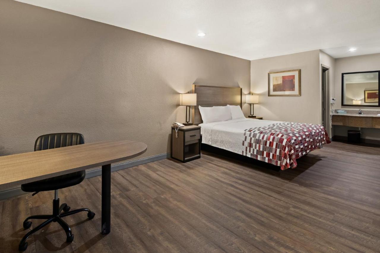 Irving Inn & Suites At Dfw Airport Екстериор снимка