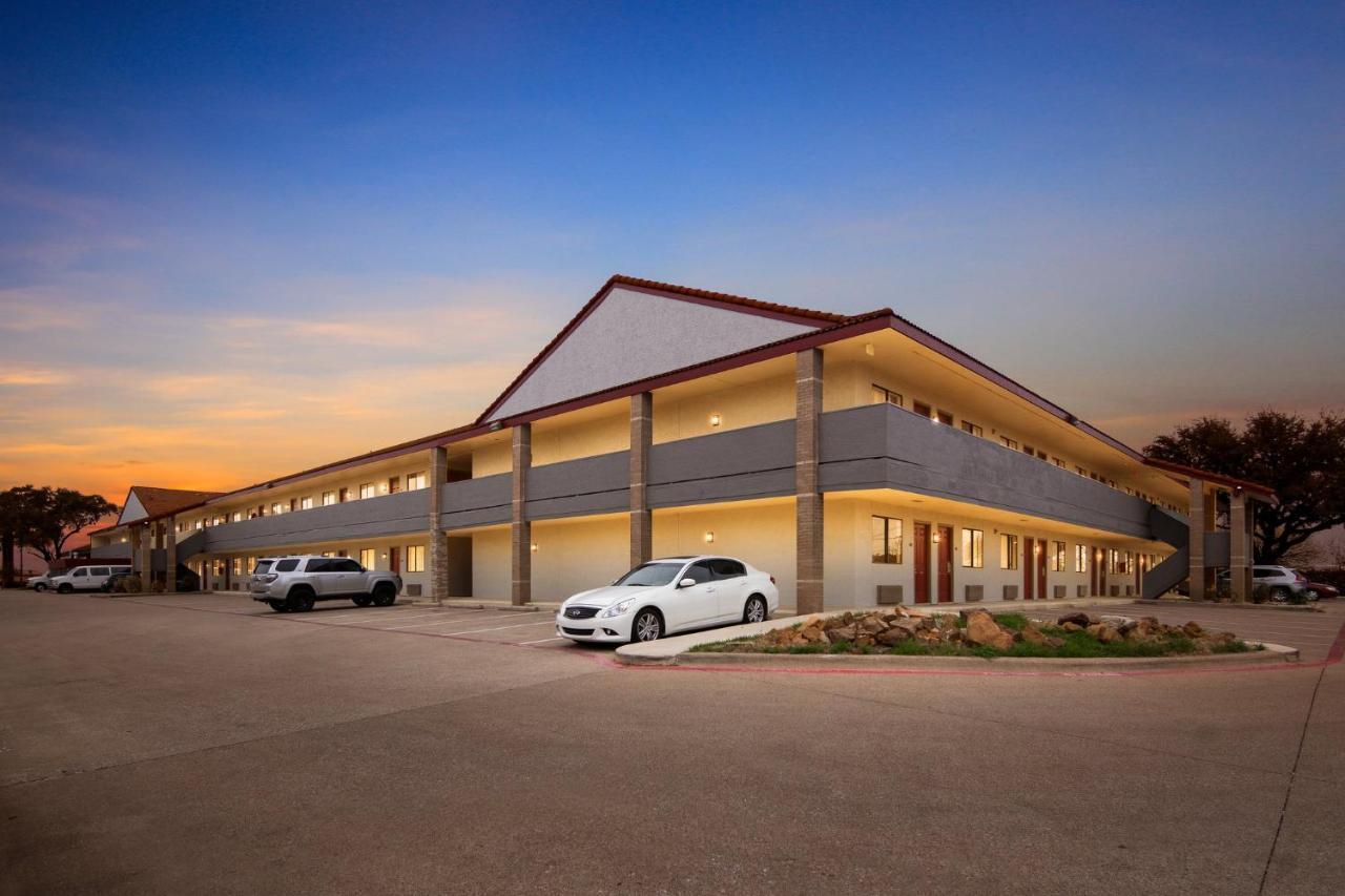 Irving Inn & Suites At Dfw Airport Екстериор снимка
