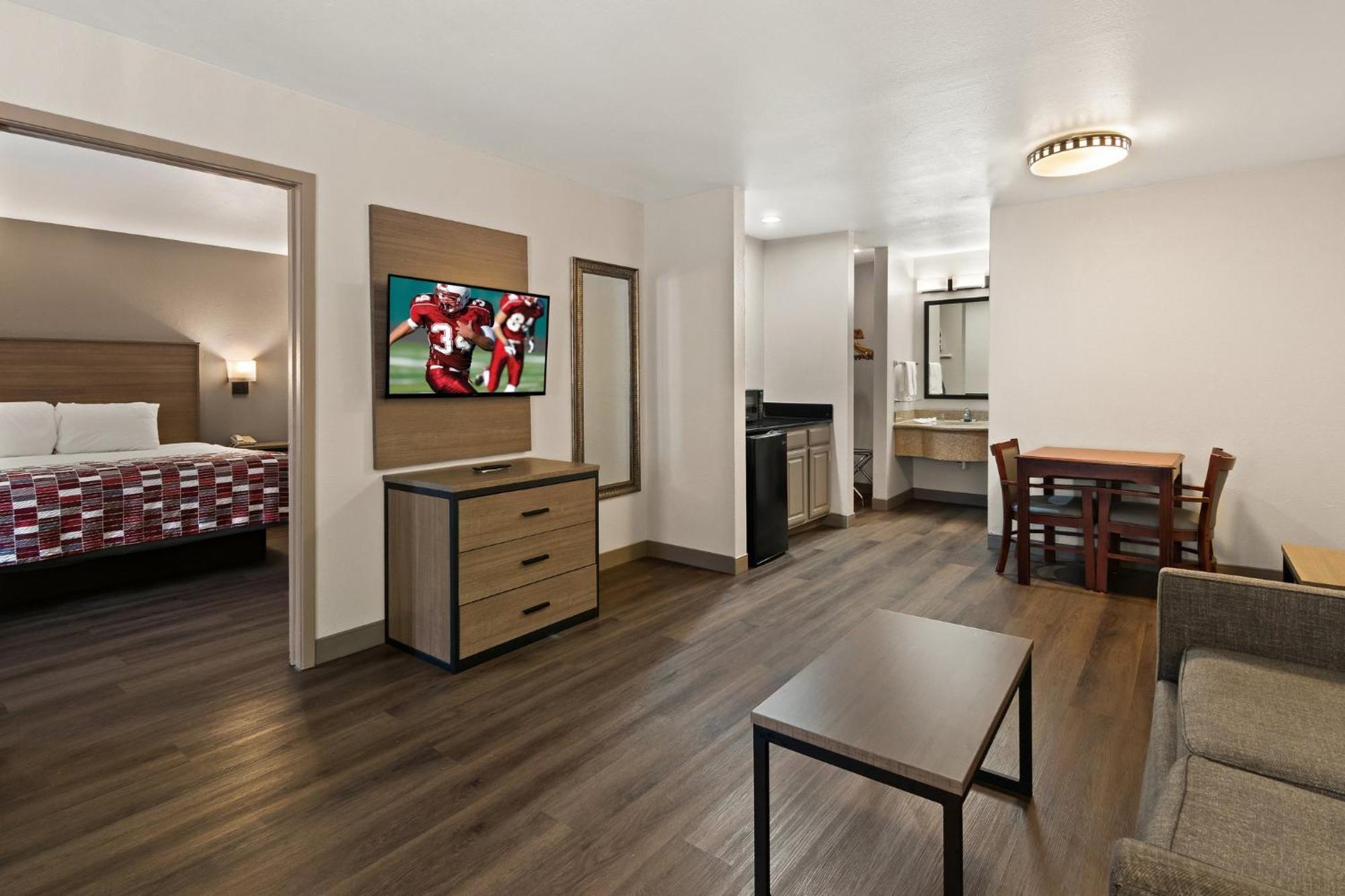 Irving Inn & Suites At Dfw Airport Екстериор снимка