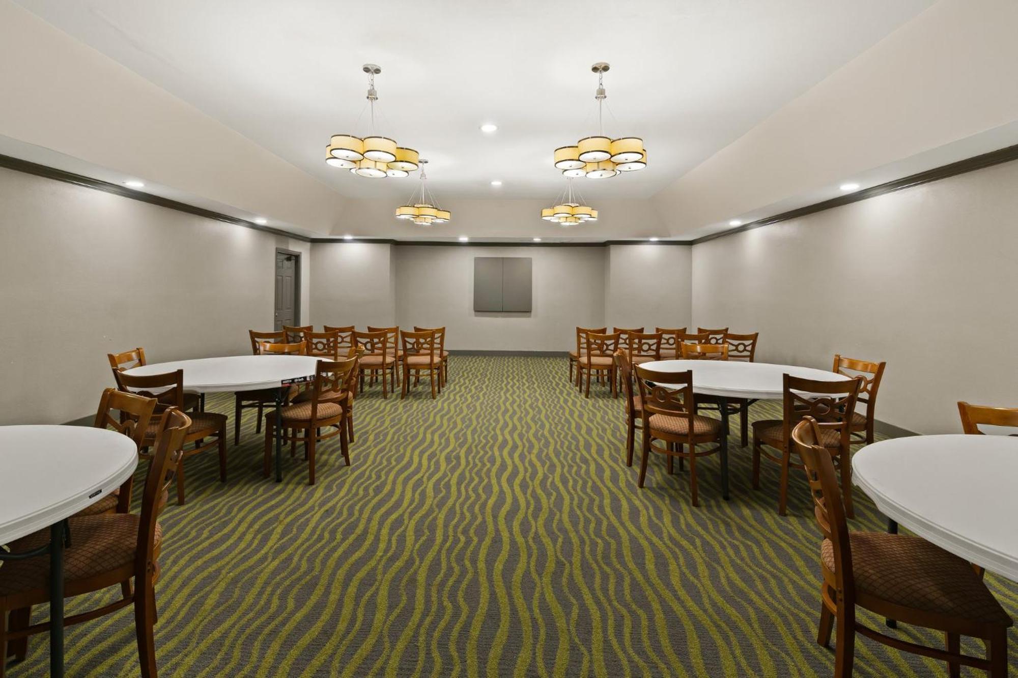Irving Inn & Suites At Dfw Airport Екстериор снимка