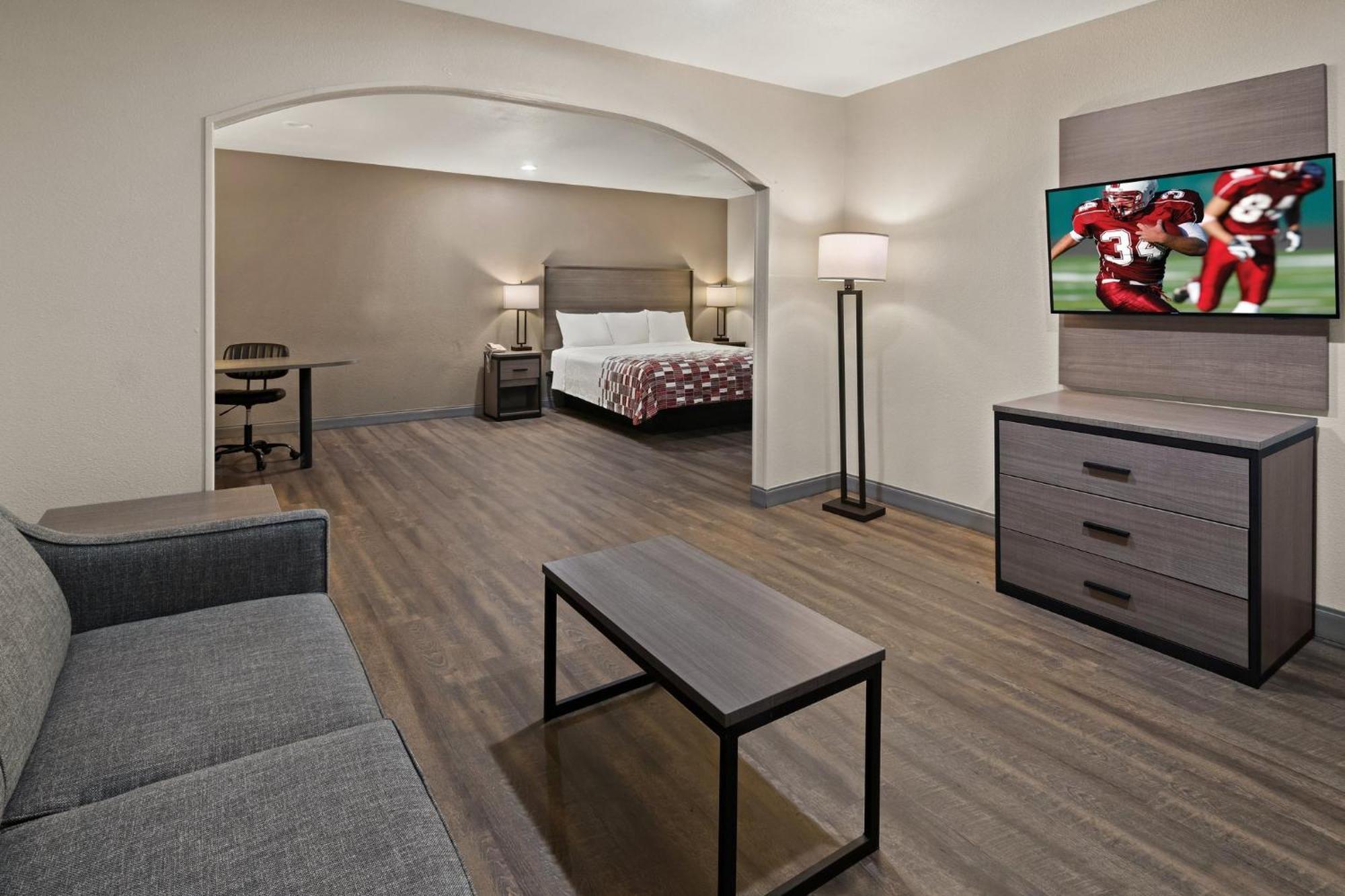 Irving Inn & Suites At Dfw Airport Екстериор снимка