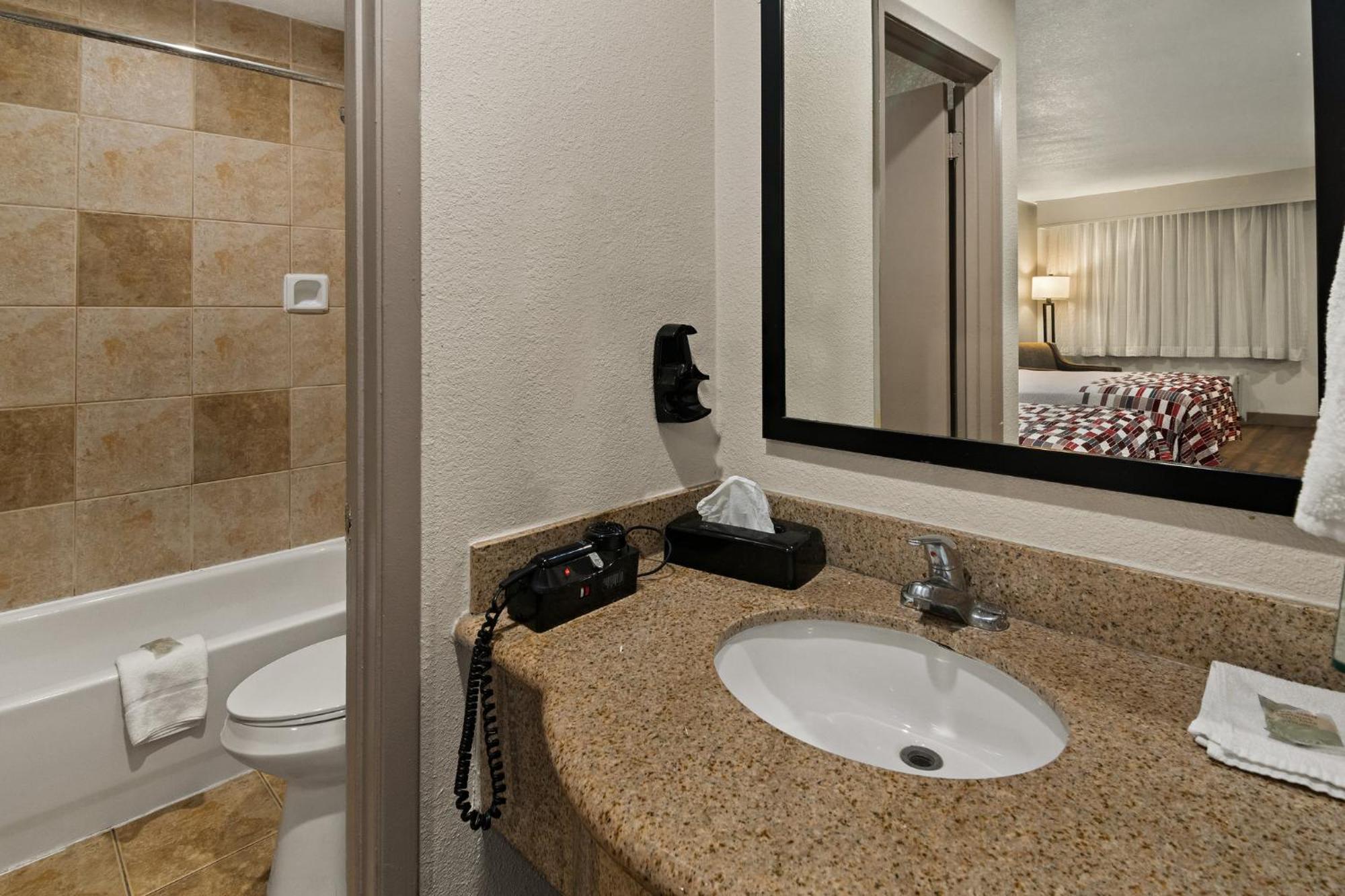 Irving Inn & Suites At Dfw Airport Екстериор снимка
