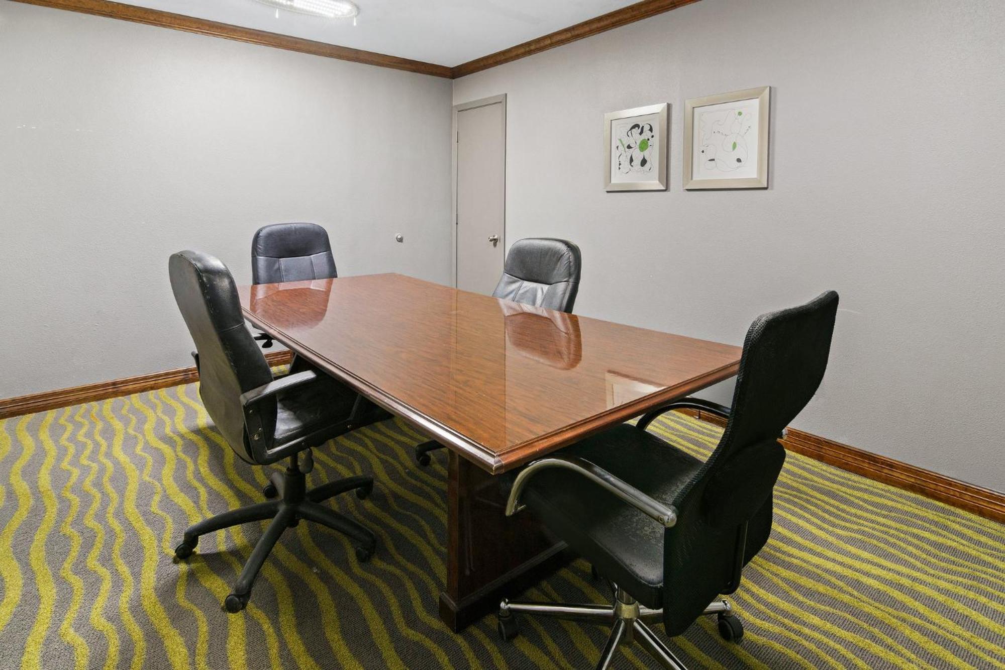 Irving Inn & Suites At Dfw Airport Екстериор снимка