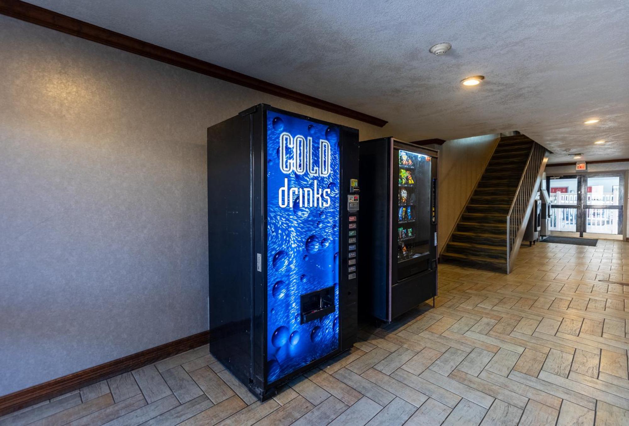 Irving Inn & Suites At Dfw Airport Екстериор снимка