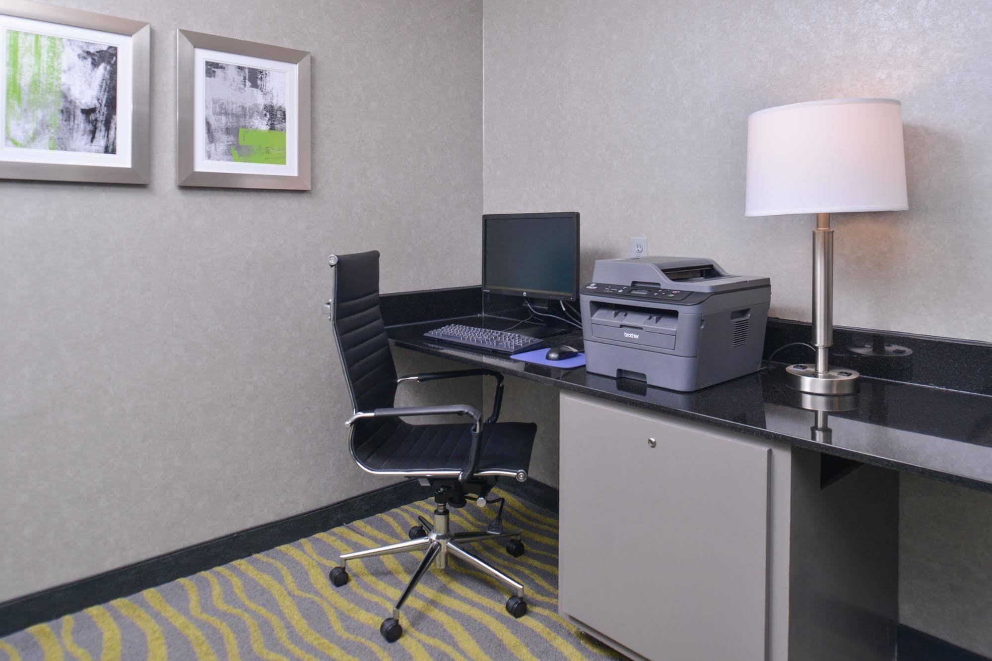 Irving Inn & Suites At Dfw Airport Екстериор снимка