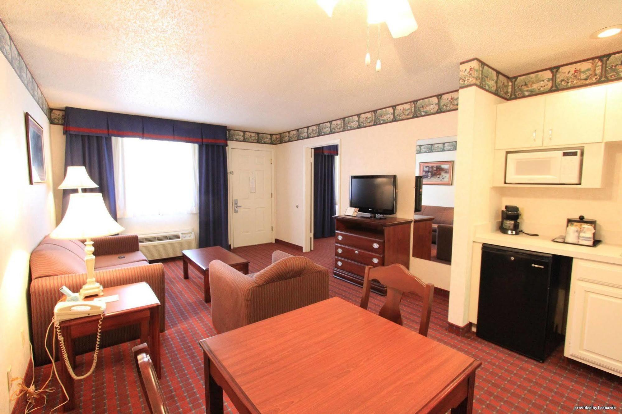 Irving Inn & Suites At Dfw Airport Екстериор снимка