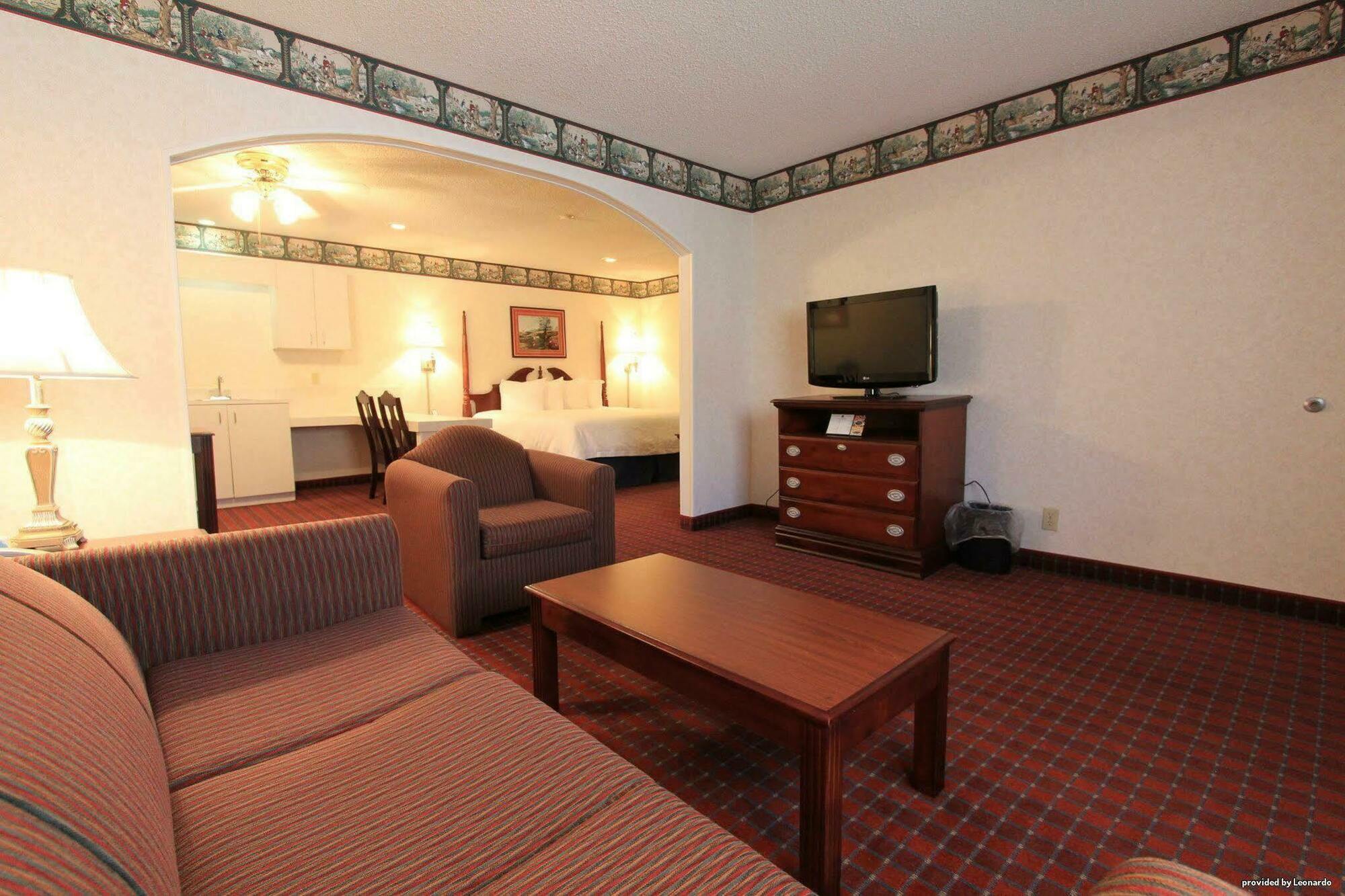Irving Inn & Suites At Dfw Airport Екстериор снимка